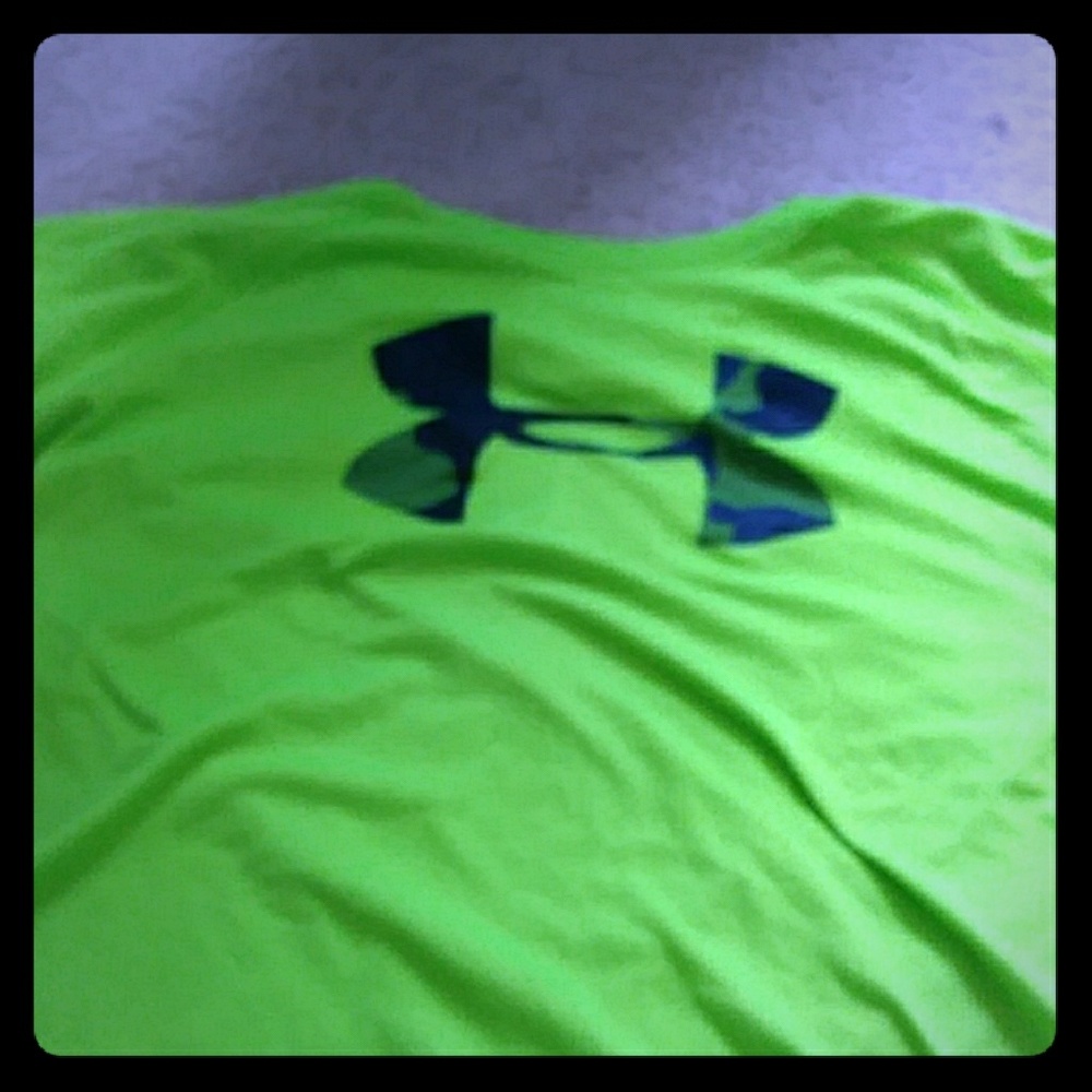 Under amour like green T